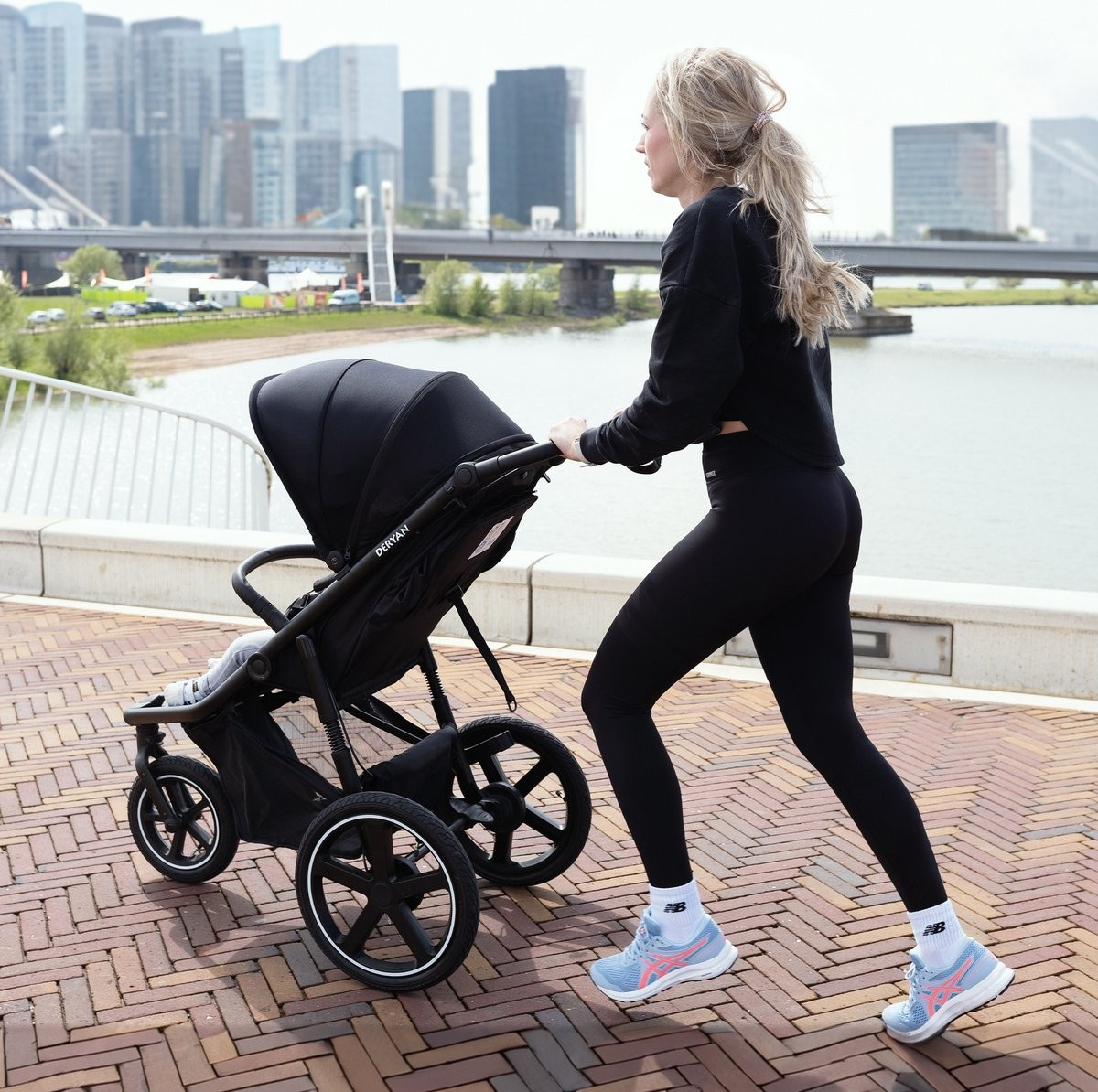 LUXE BOLT HARDLOOPKINDERWAGEN